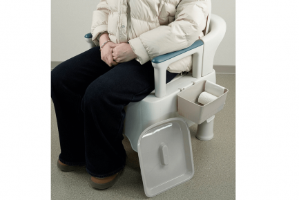 Commode 2